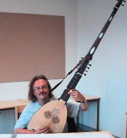 Mobile theorbo
