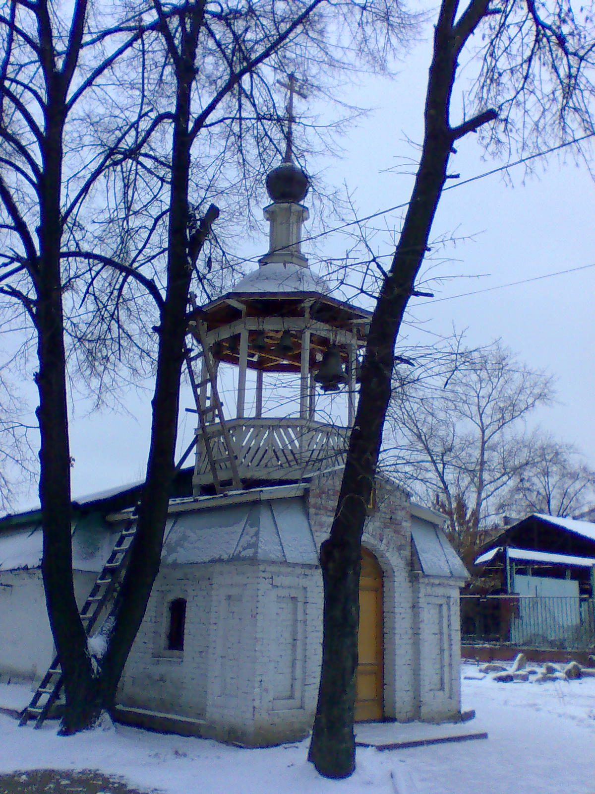 Kappeli
kirkon pihalla Moskovassa