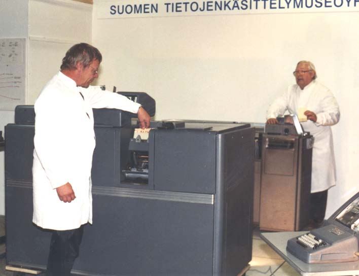 http://www.tietokonemuseo.saunalahti.fi/operator.htm